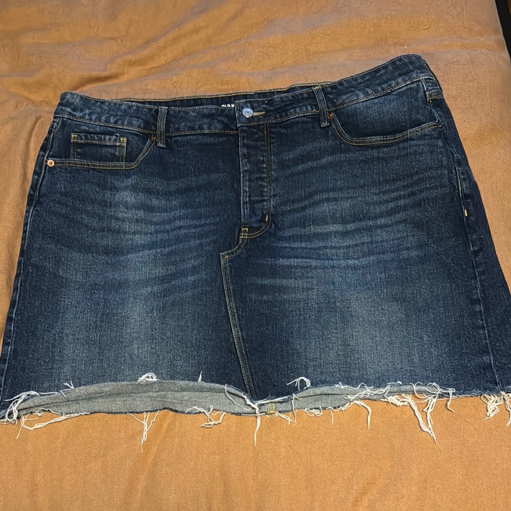 Denim Frayed Hem Skirt